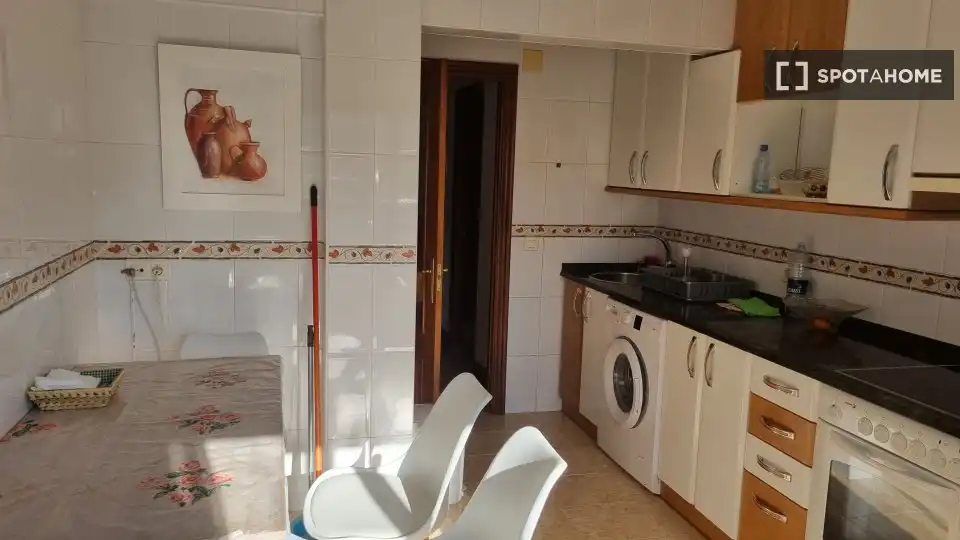 Habitación en Barrio de Uribarri