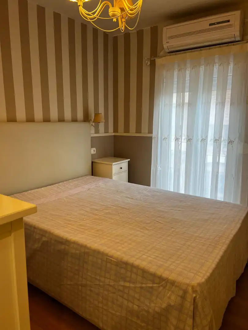 Habitación de Piso de alquiler en Yecla con Aire acondicionado, Calefacción y Jardín privado