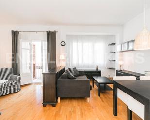 Living room of Apartment to rent in  Barcelona Capital  with Heating, Parquet flooring and Balcony