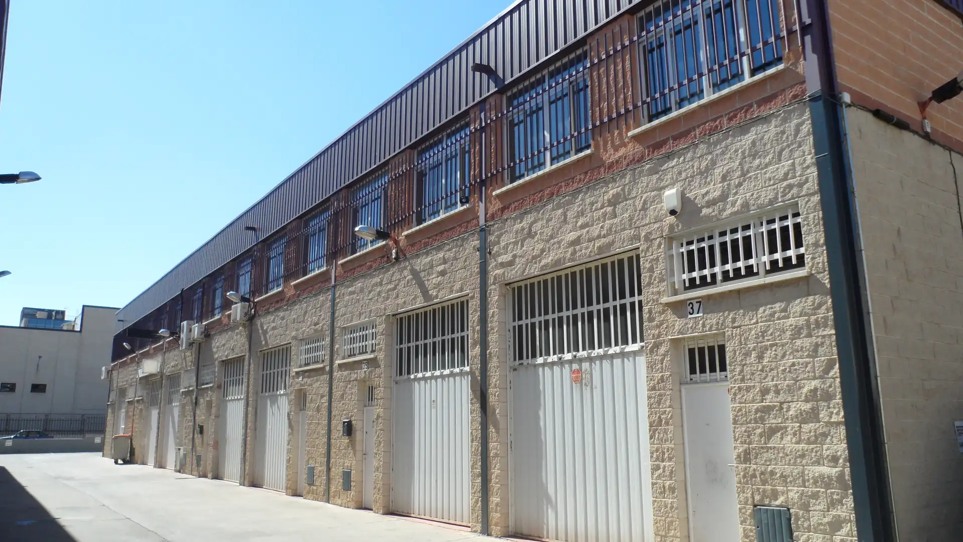 Exterior view of Industrial buildings for rent in Madrid