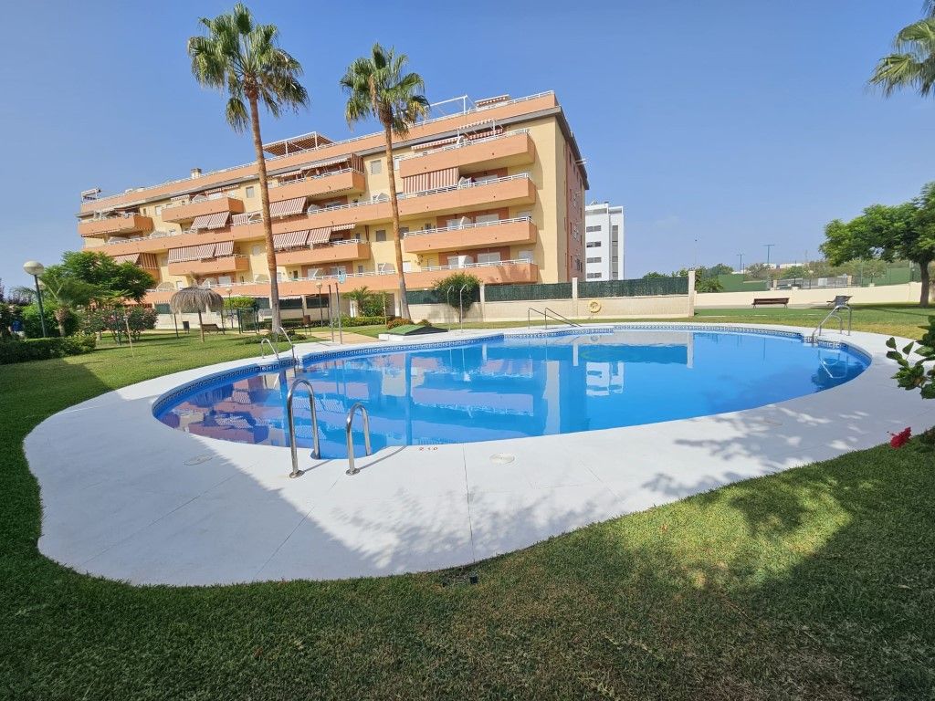 Piscina de Pis en venda en Algarrobo amb Aire condicionat, Terrassa i Piscina