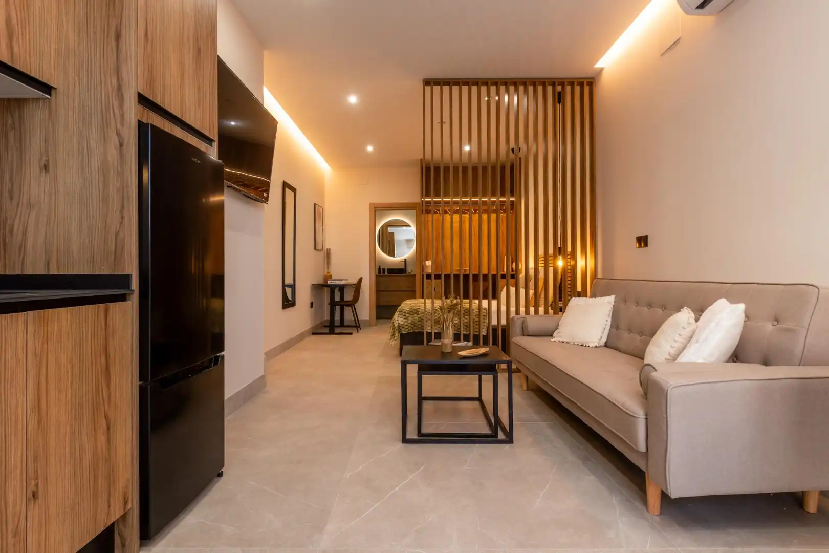 Living room of Study for sale in Granada  with Air Conditioner, Heating and Oven