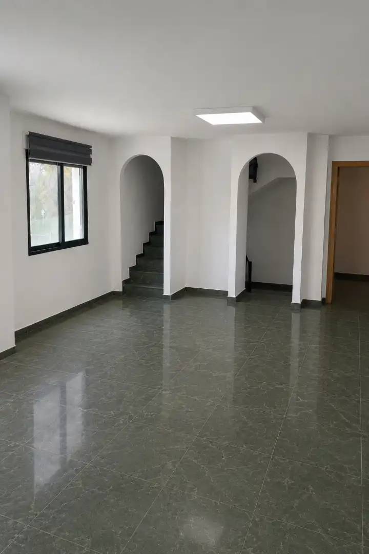 Casa adosada en venta en Chiva con Aire acondicionado, Terraza y Amueblado