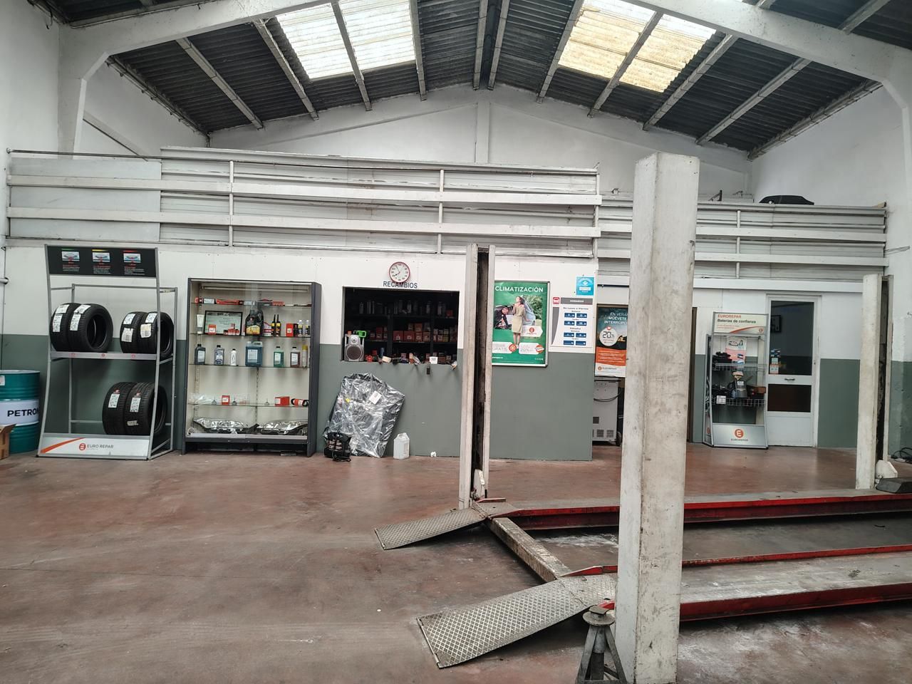 Industrial buildings for sale in Santa María de Cayón