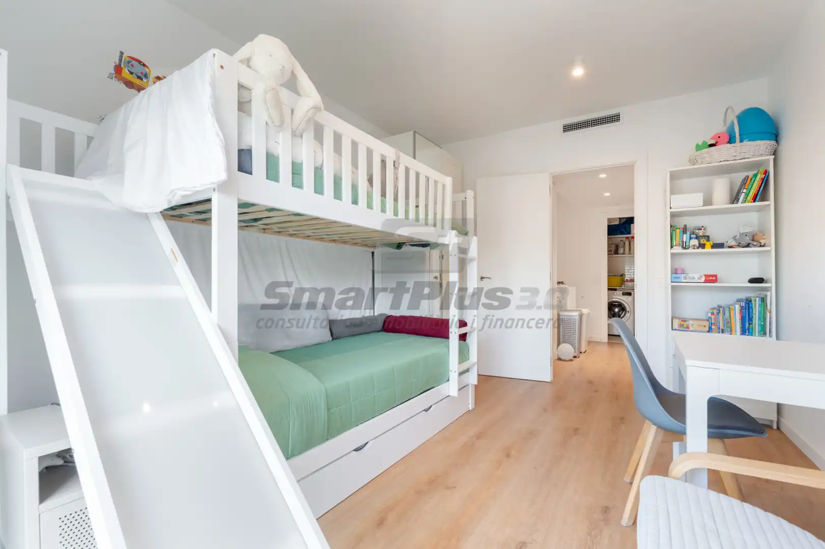 Habitación de Ático en venta en Barcelona con Aire acondicionado, Calefacción y Parquet