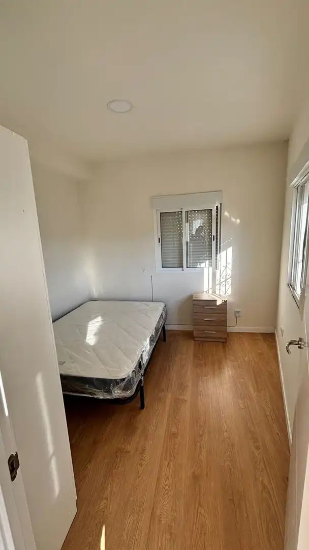 Bedroom of Flat for sale in Sevilla  with Air Conditioner, Terrace and Furnished