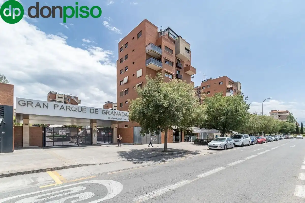 Exterior view of Flat for sale in Granada  with Air Conditioner, Terrace and Community pool