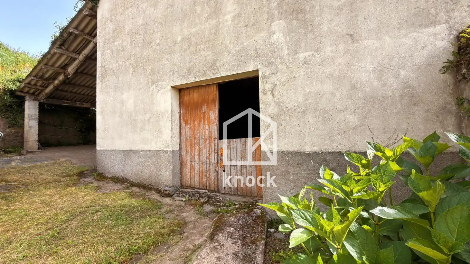 Vista exterior de Casa o xalet en venda en Valdés - Luarca amb Calefacció i Jardí privat