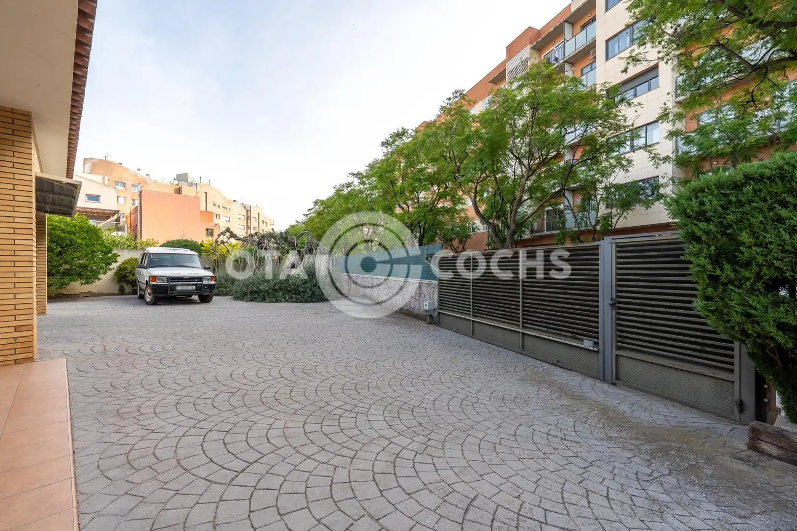 Parking of Houses for sale in Ponent