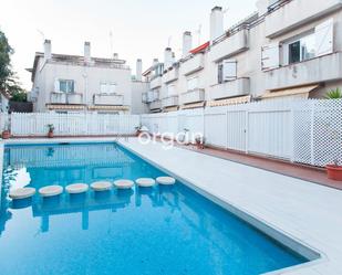 Piscina de Casa adosada en venda en Sant Cugat del Vallès amb Calefacció, Terrassa i Traster