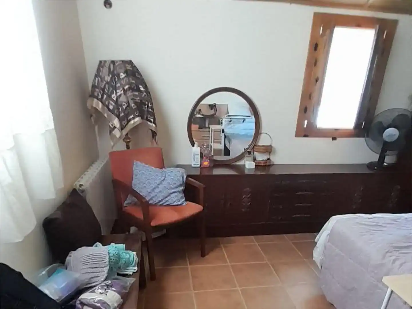 Dormitori de Casa adosada en venda en Peal de Becerro amb Jardí privat, Traster i Moblat