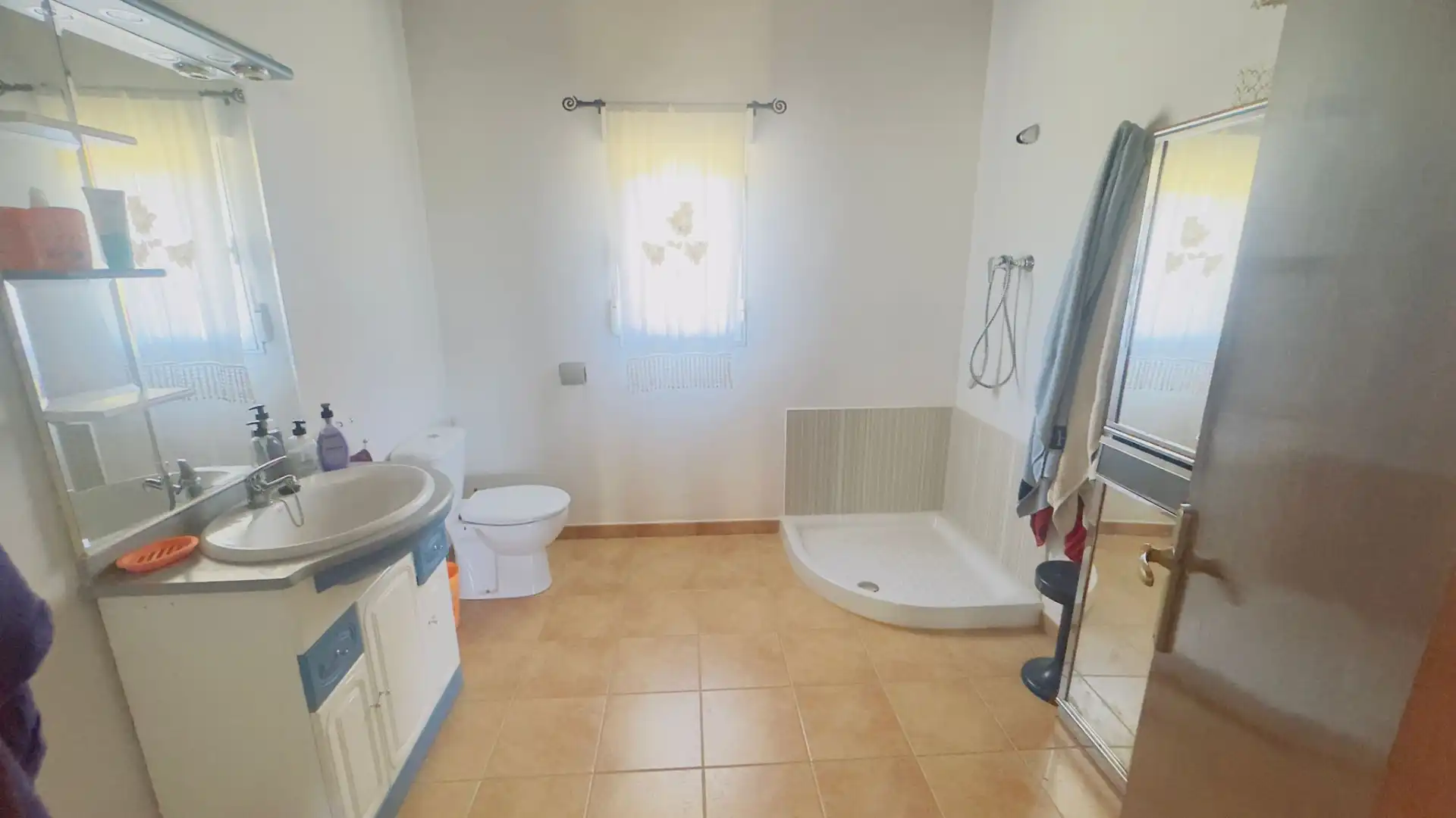 Bathroom of Country homes for sale in Villarrobledo  with Private garden, Furnished and Oven