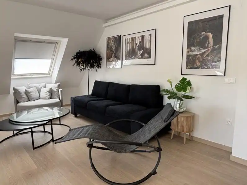 Wohnzimmer von Dachboden zur Miete in Ortigueira mit Privatgarten, Abstellraum und Möbliert