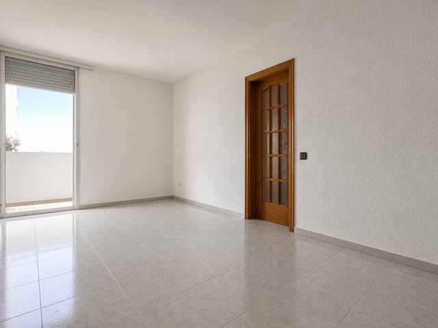 Piso en Venta en Carrer Juan Ramon Jiménez en Canyelles
