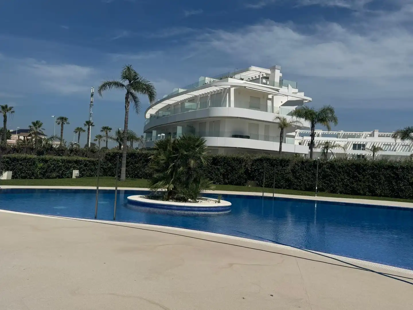 Piscina de Apartament en venda en Chipiona amb Terrassa, Traster i Moblat