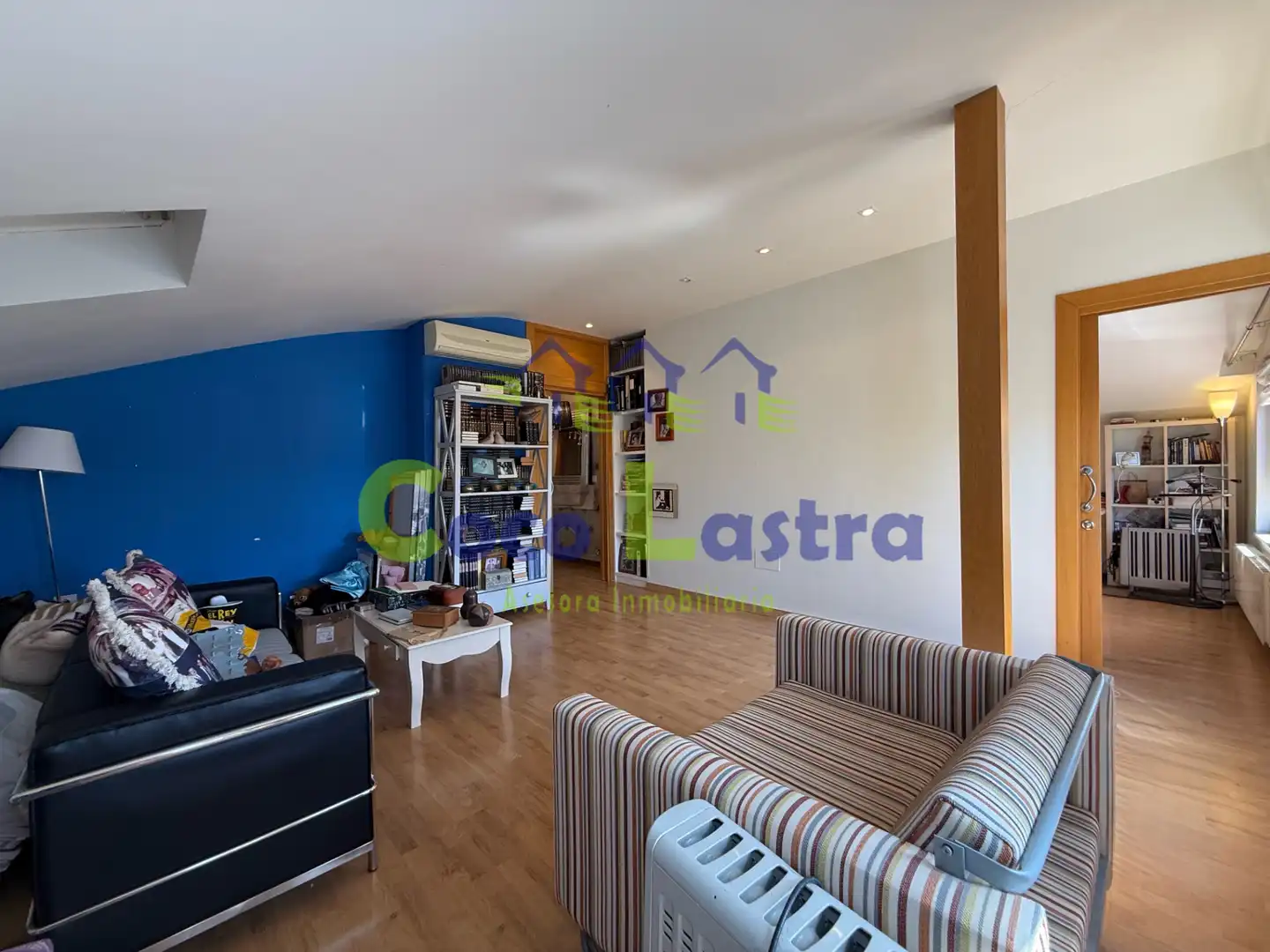 Living room of Houses for sale in Monterrubio de Armuña  with Air Conditioner, Heating and Private garden