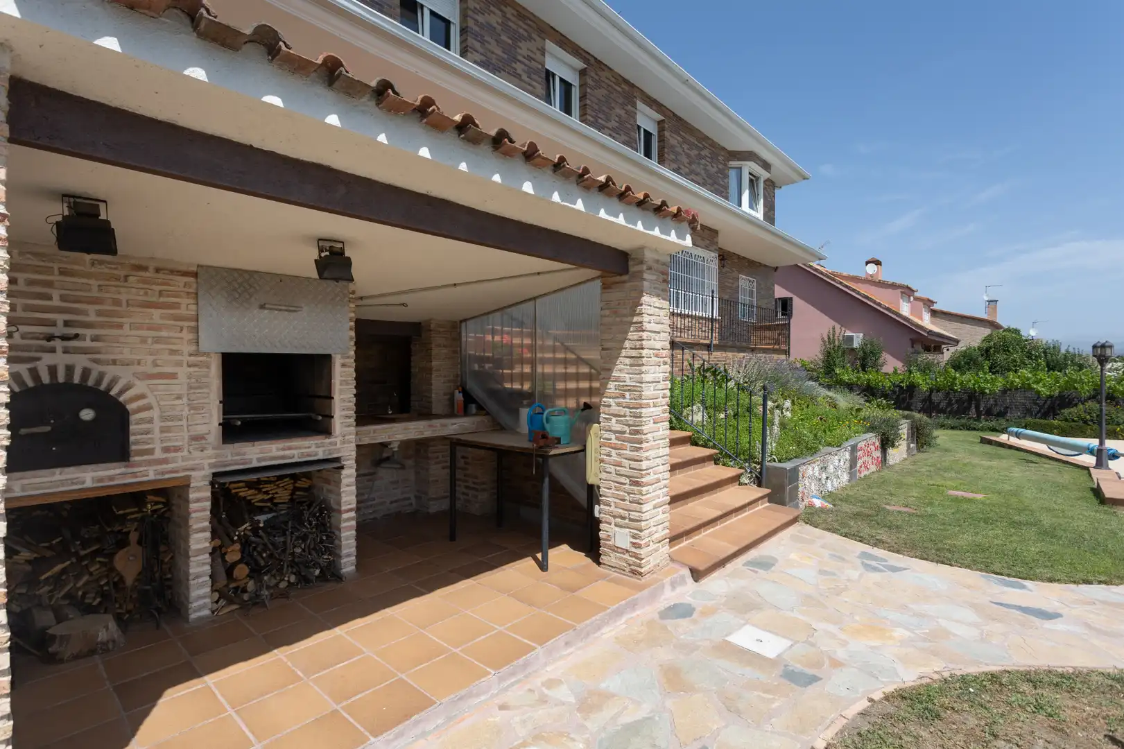 Terrassa de Casa o xalet en venda en Villanueva del Pardillo amb Calefacció, Jardí privat i Piscina
