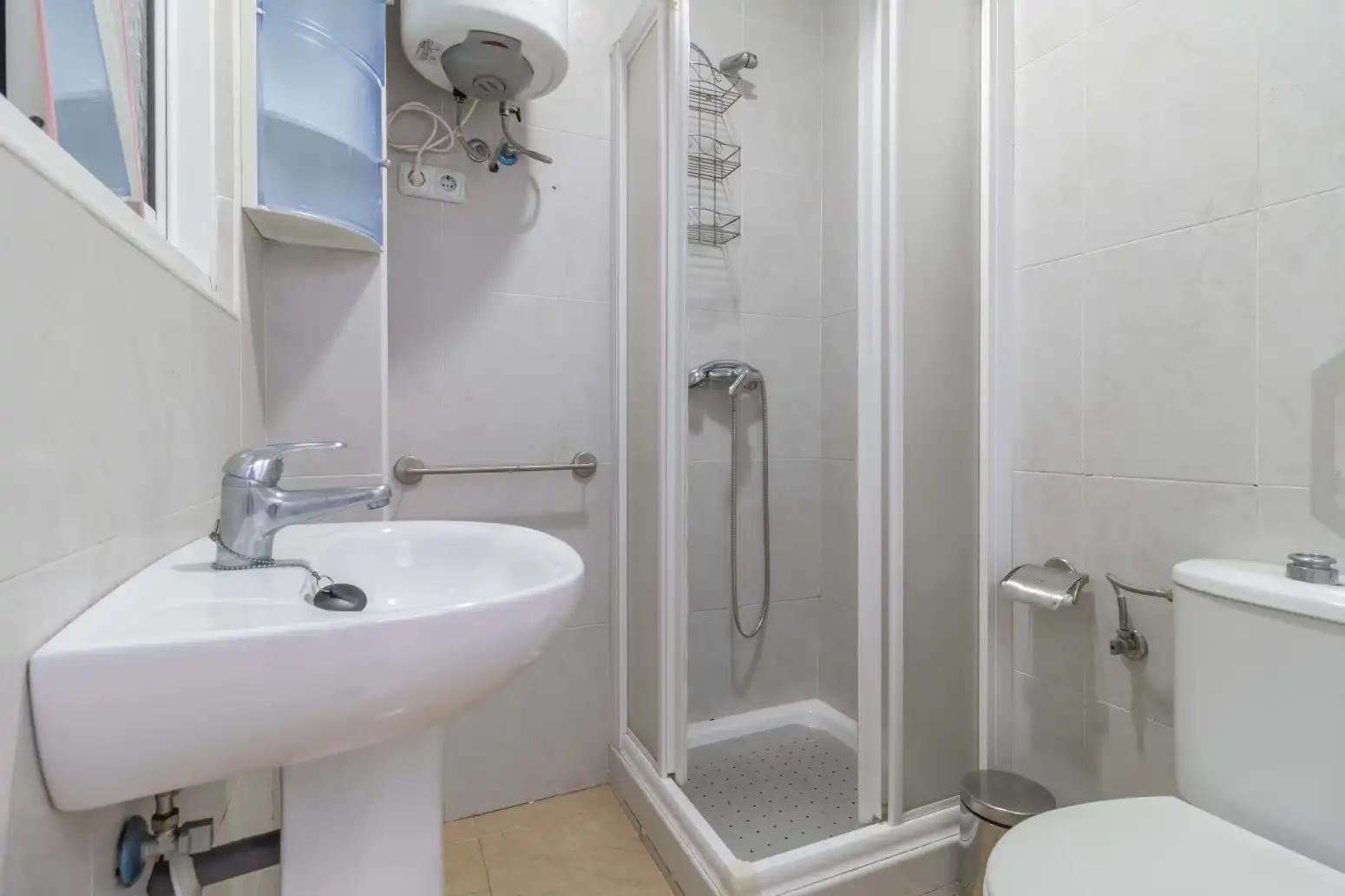 Baño de Casa adosada en venta en Sevilla con Aire acondicionado