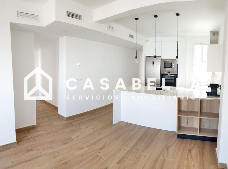 Kitchen of Flat to rent in  Valencia Capital  with Air Conditioner and Heating