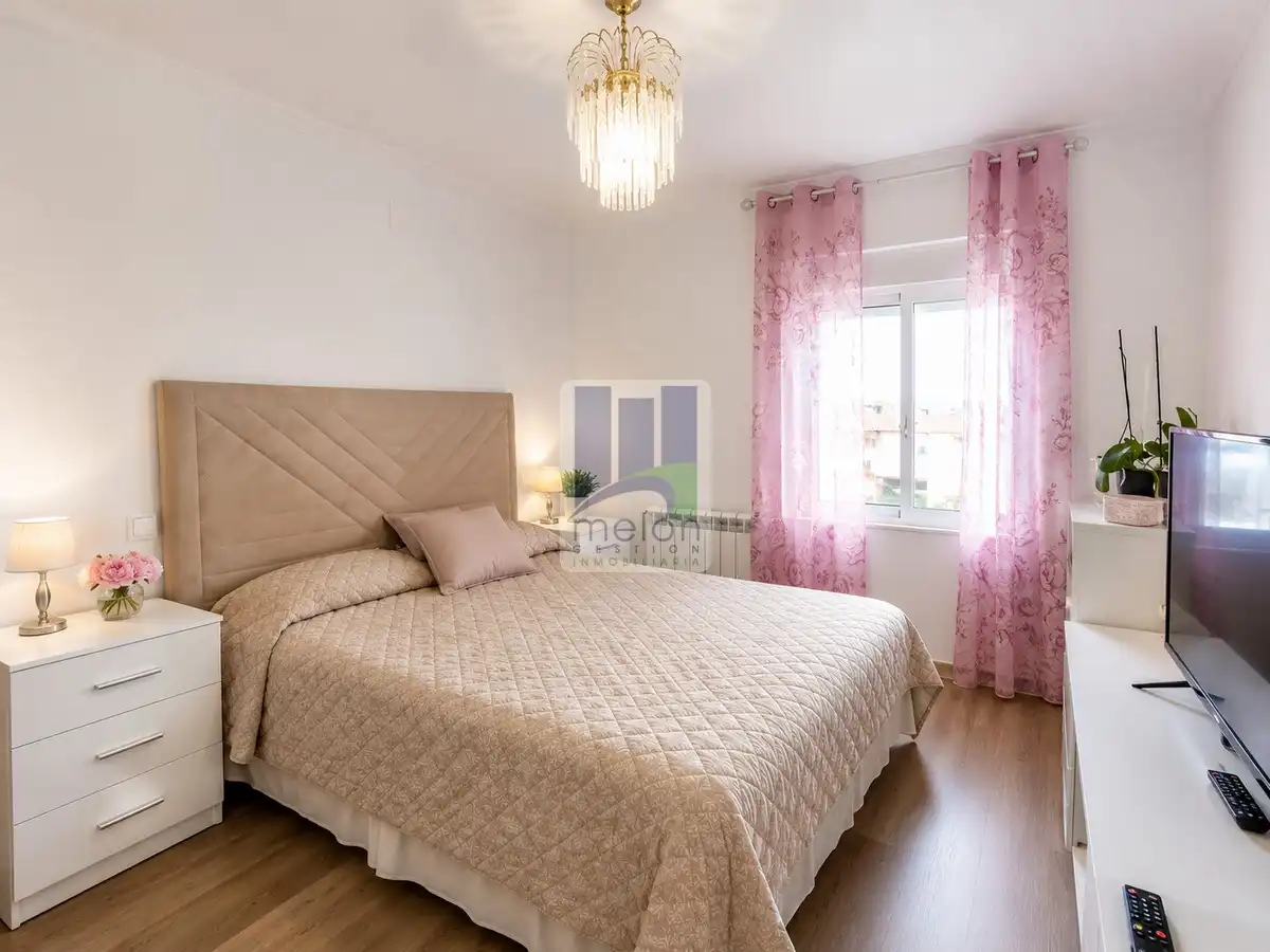 Habitación de Piso en venta en Burgos con Trastero