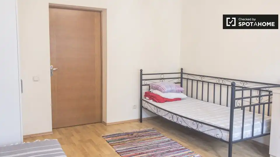 Dormitori de Pis per a compartir en La Pobla de Claramunt amb Aire condicionat, Calefacció i Terrassa