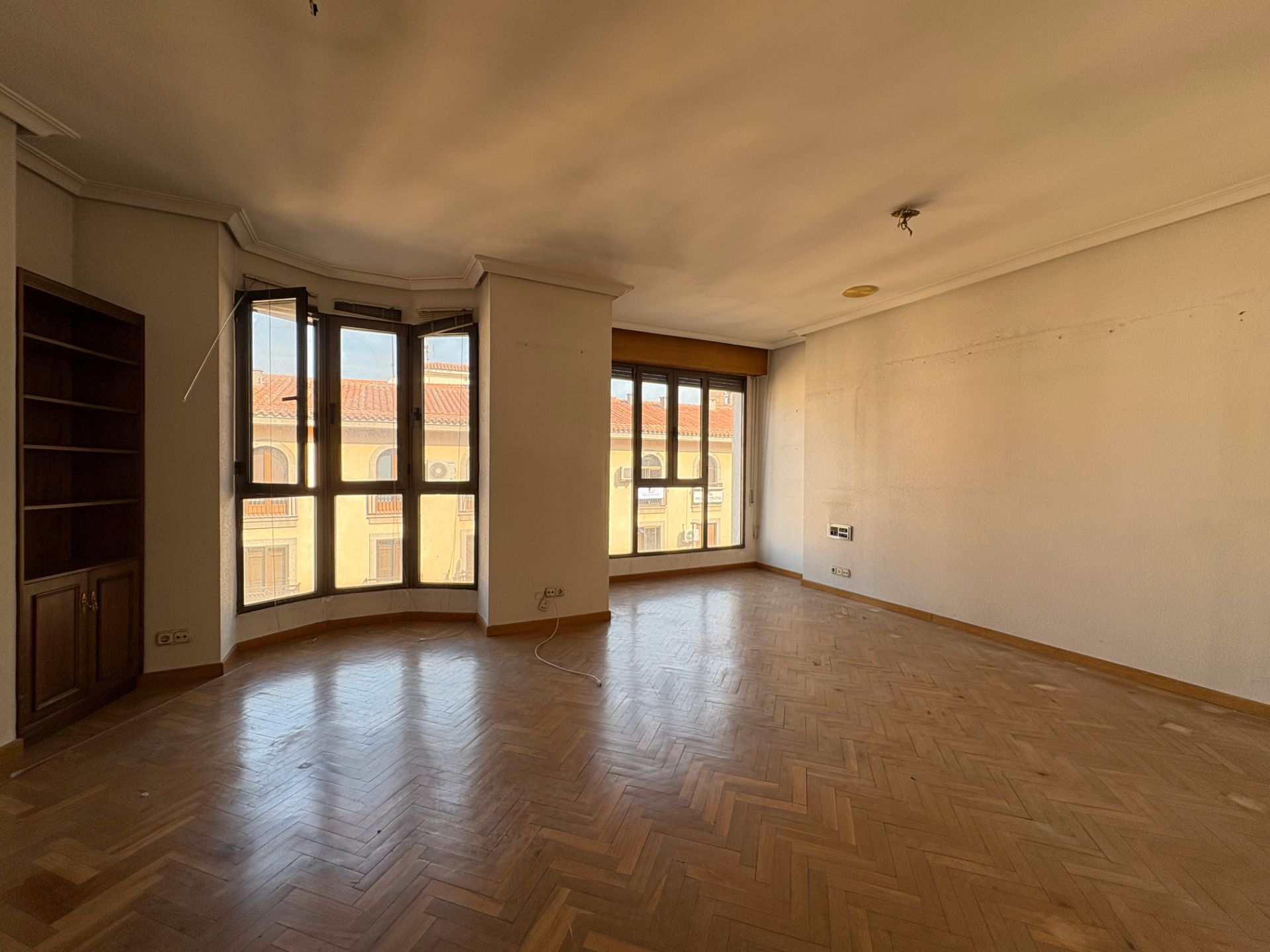 Living room of Flat for sale in Plasencia  with Air Conditioner and Parquet flooring