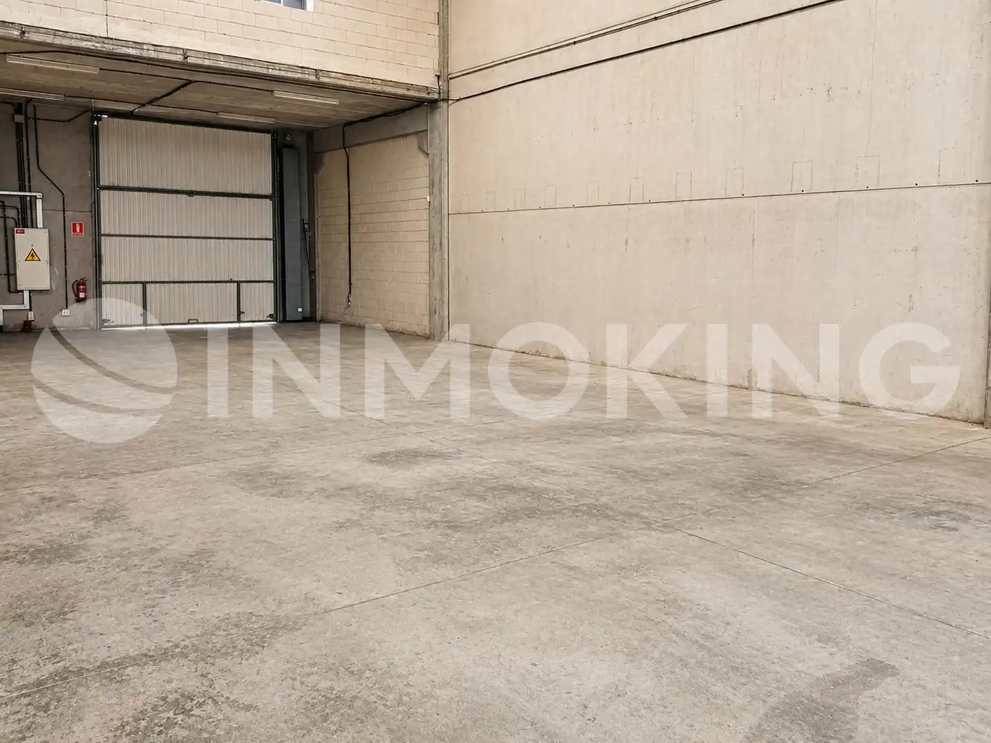 Parking de Nave industrial de alquiler en Alcalá de Henares con Calefacción