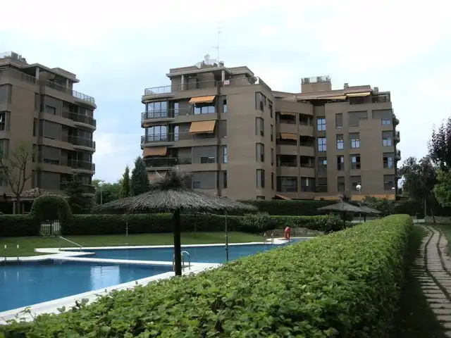 Schwimmbecken von Wohnung zur Miete in Valencia mit Klimaanlage, Heizung und Terrasse