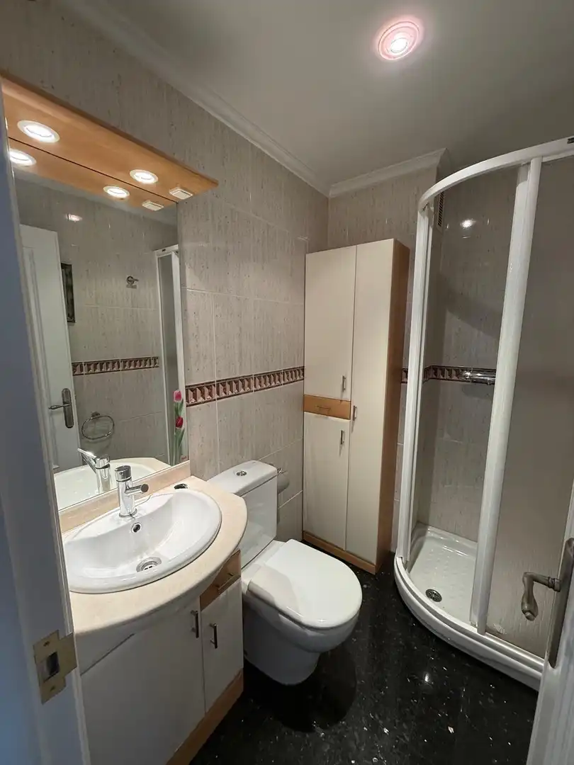 Baño de Apartamento de alquiler en Lugo con Calefacción
