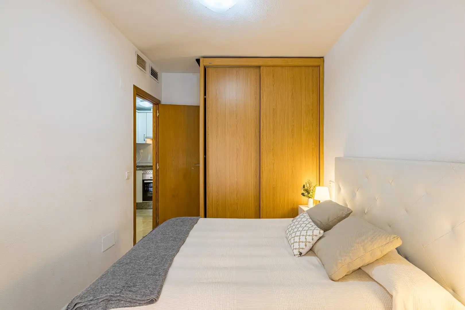 Dormitori de Apartament en venda en Murcia amb Aire condicionat i Moblat