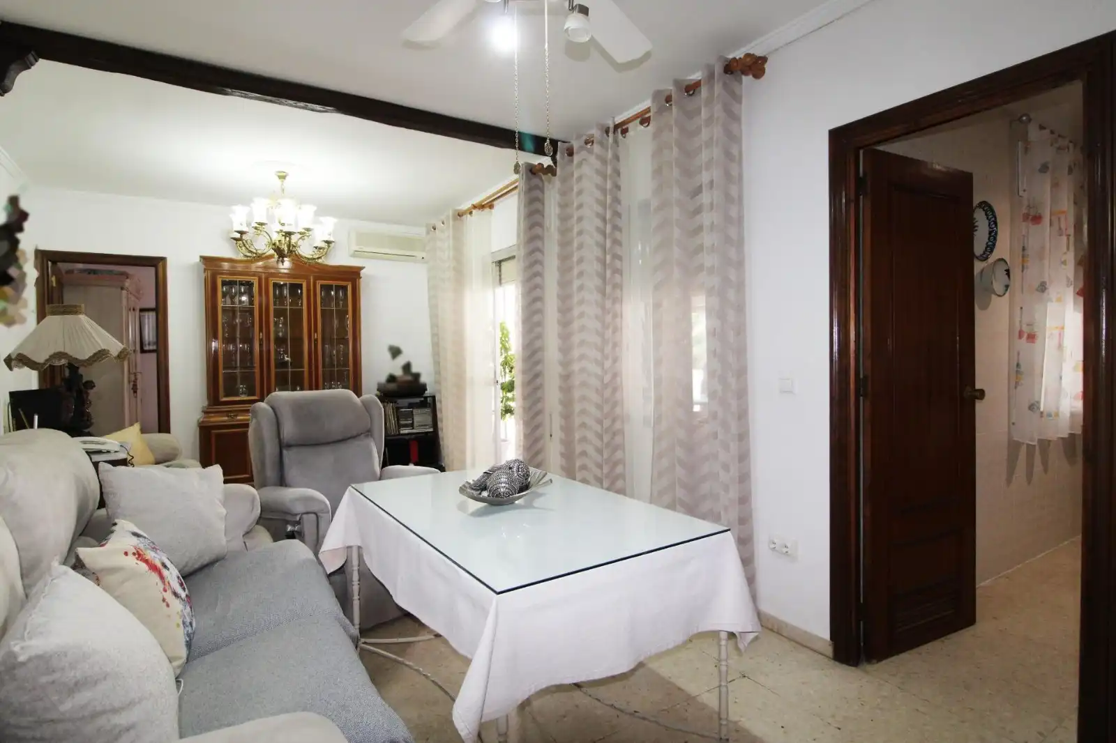 Sala d'estar de Casa o xalet en venda en Córdoba amb Terrassa