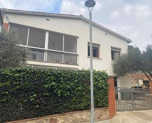 Vista exterior de Casa o xalet de lloguer en L'Ametlla del Vallès amb Calefacció, Jardí privat i Terrassa