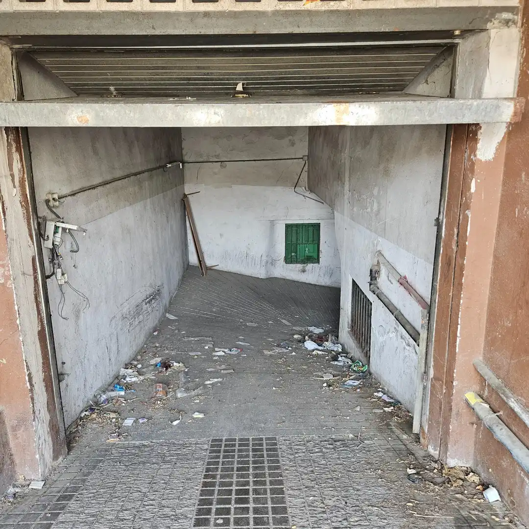 Garage zum Verkauf in Banyoles