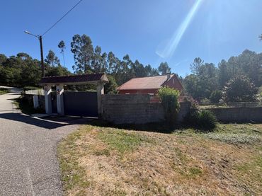 Casa amb jardí en venda a Covelo
