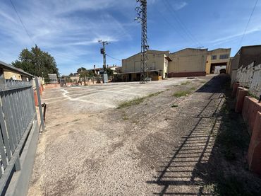 Industriegebäude zum Verkauf in Carrer de les Mallorquines 61