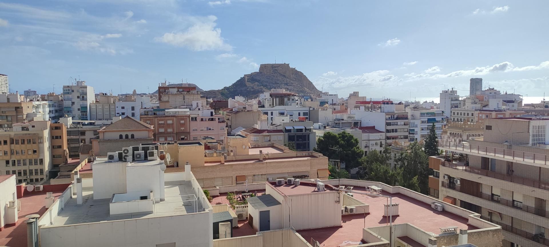 Vista exterior de Ático en venta en Alicante / Alacant con Aire acondicionado, Calefacción y Terraza