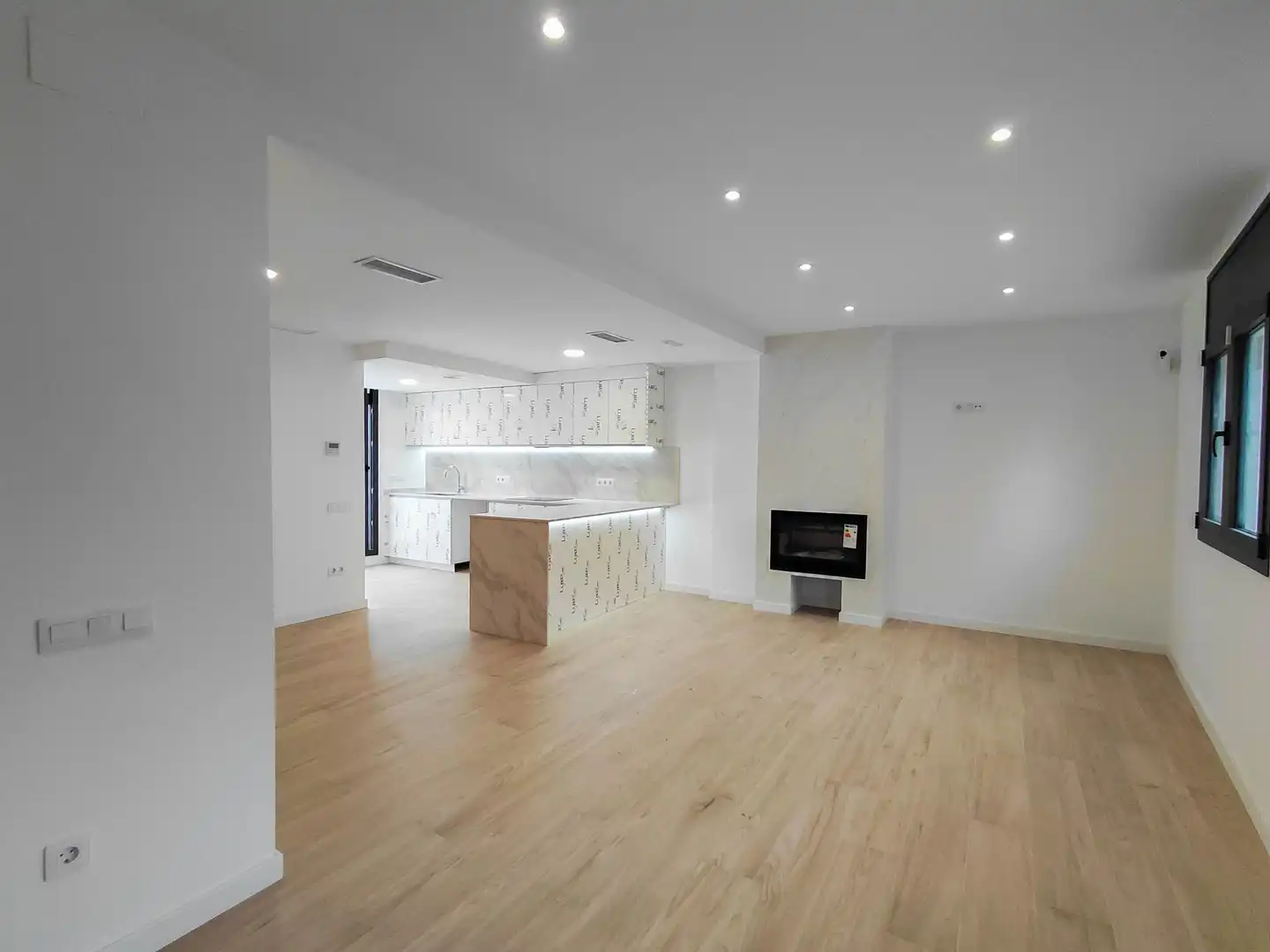 Adosado con terraza en venta en Les Roquetes, imagen 10