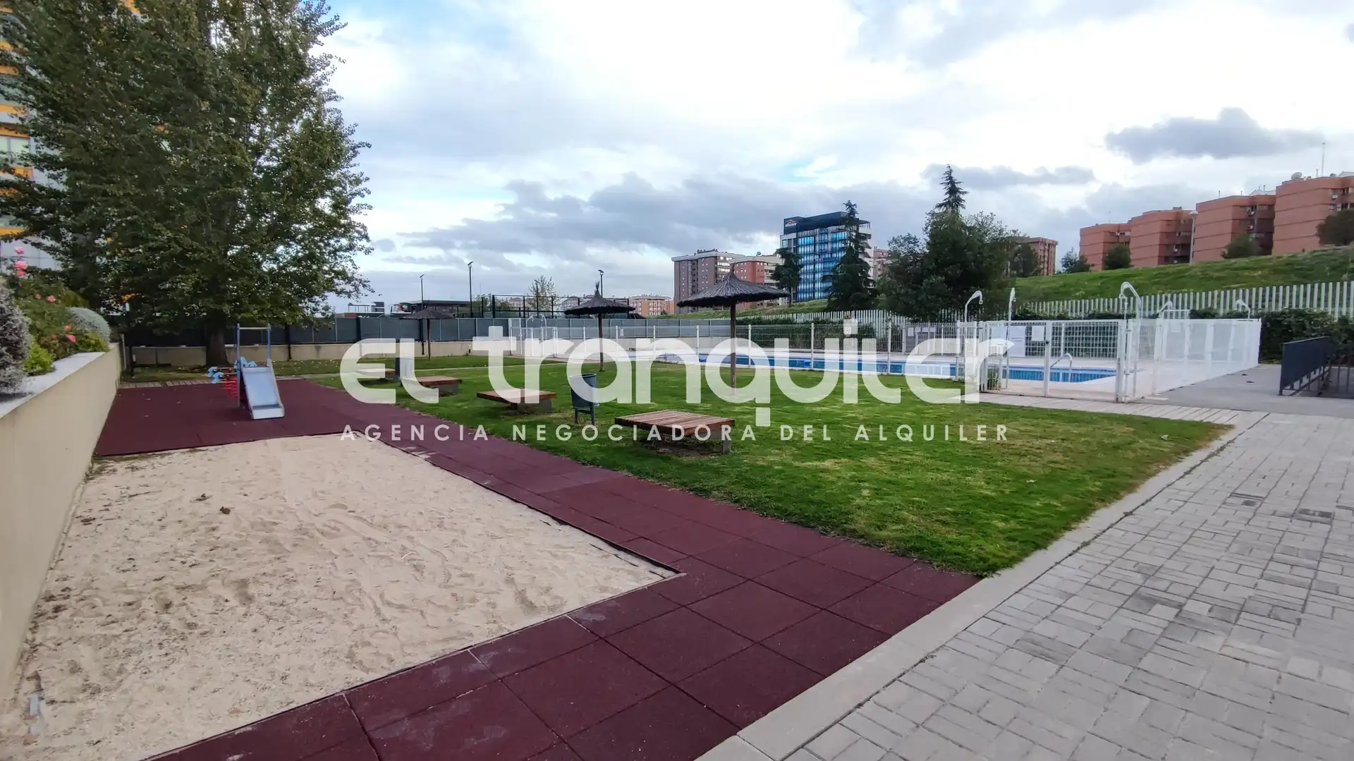 Study for rent in Madrid  with Air Conditioner, Parquet flooring and Swimming Pool