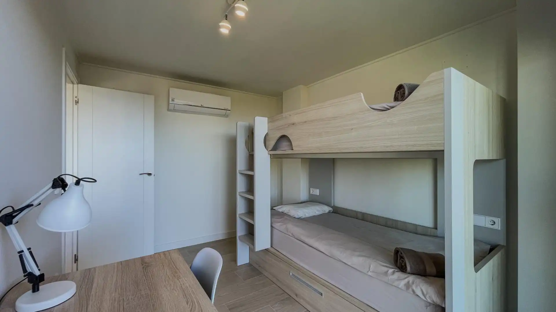 Schlafzimmer von Dachboden zum Verkauf in Finestrat mit Klimaanlage, Terrasse und Möbliert