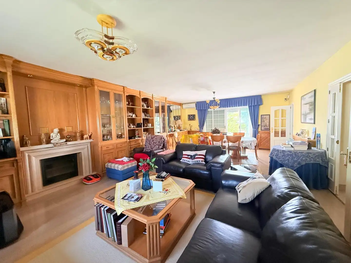 Sala de estar de Casa o chalet en venta en Boadilla del Monte con Aire acondicionado, Calefacción y Piscina
