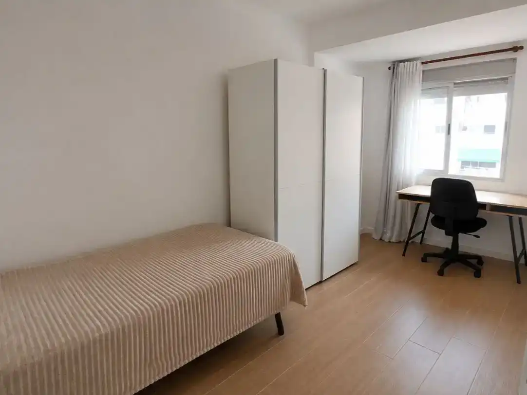 Habitación de Ático para compartir en Valencia