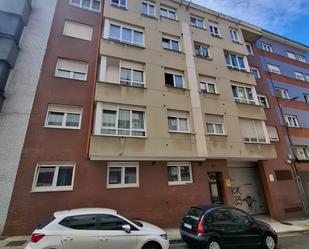 Vista exterior de Pis de lloguer en Gijón  amb Calefacció, Parquet i Traster
