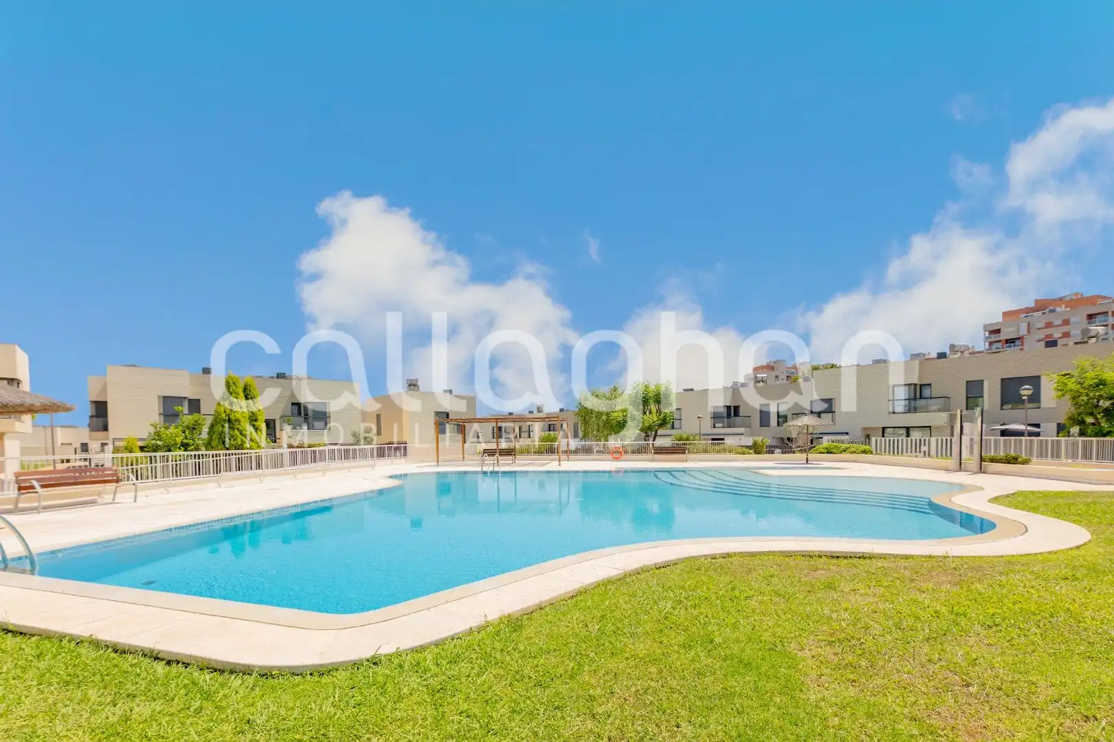 Swimming pool of Detached homes for rent in Paterna  with Air Conditioner, Heating and Private garden