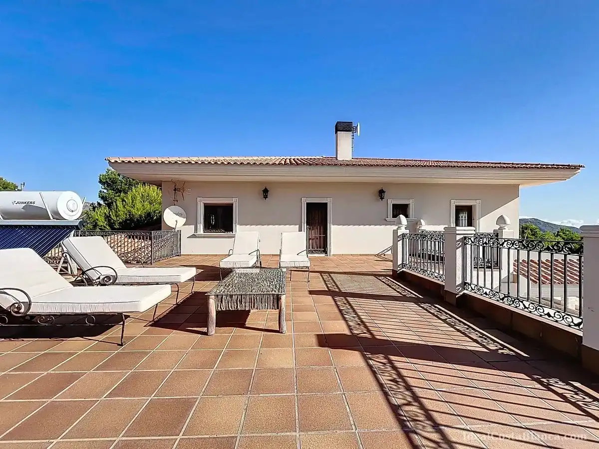 Detached house with balcony for sale in El Castell de Guadalest, imagen 32
