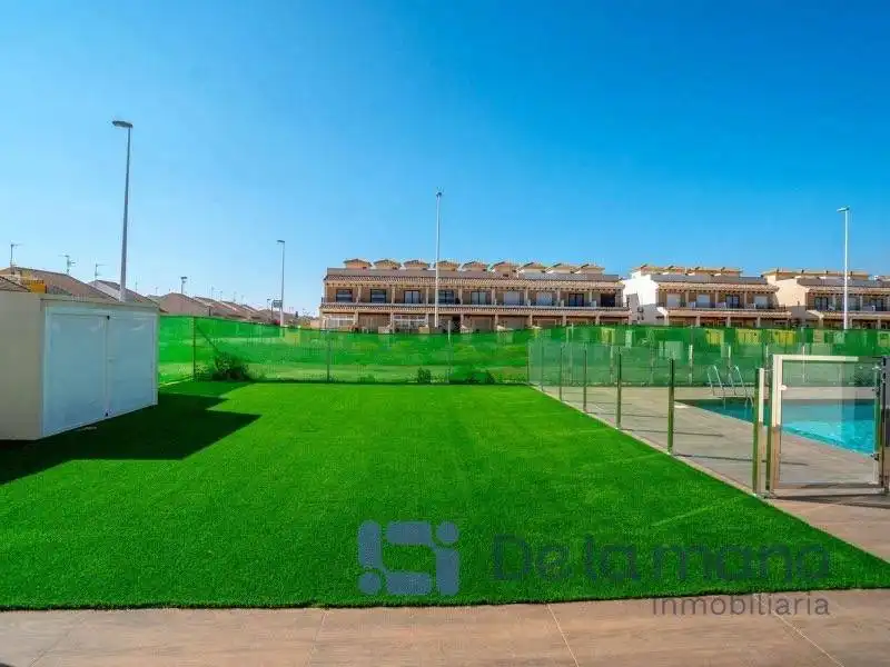 Planta baja en venta en San Pedro del Pinatar con Jardín privado, Terraza y Piscina comunitaria