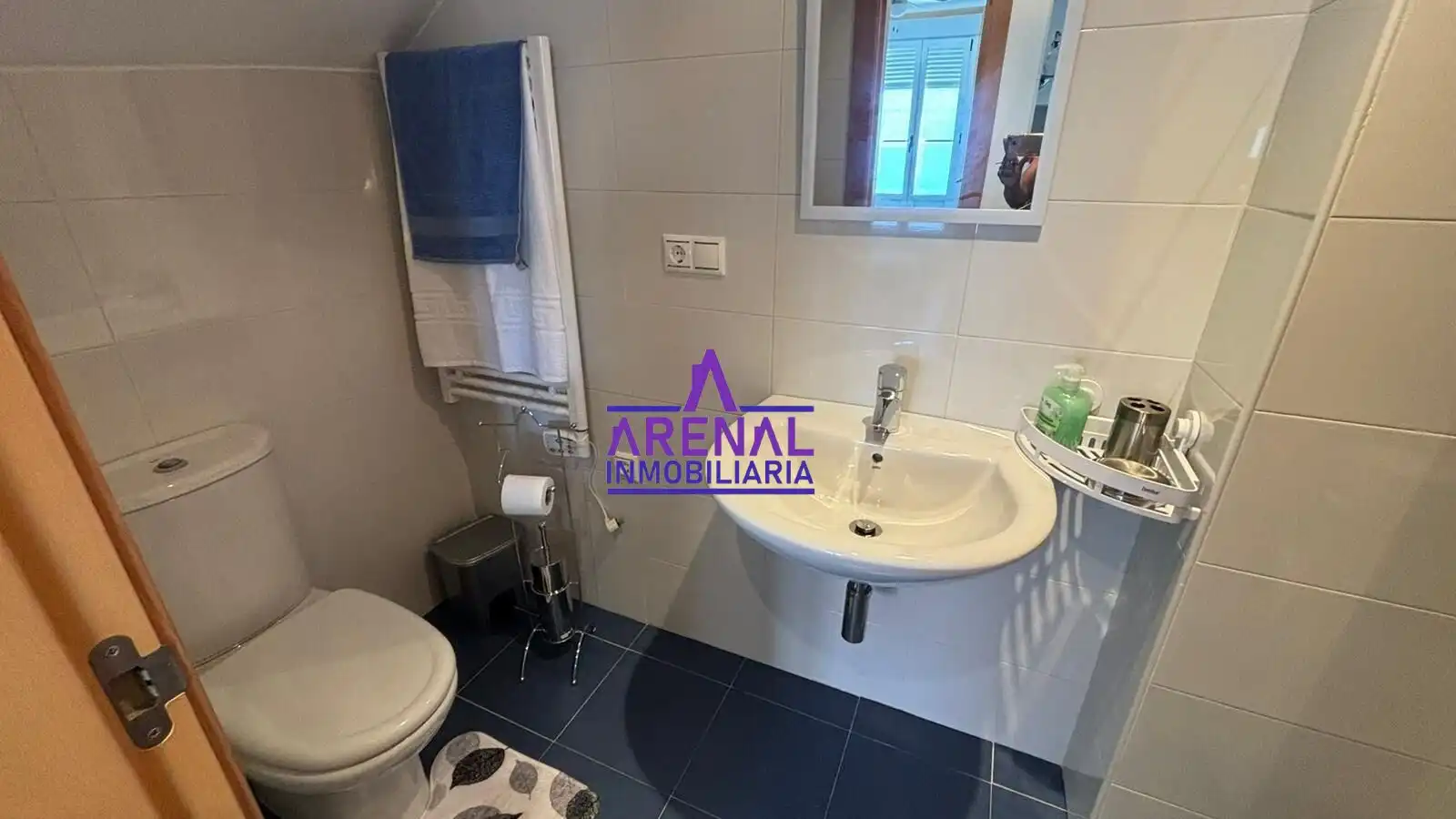 Baño de Ático de alquiler en A Pobra do Caramiñal con Calefacción y Amueblado