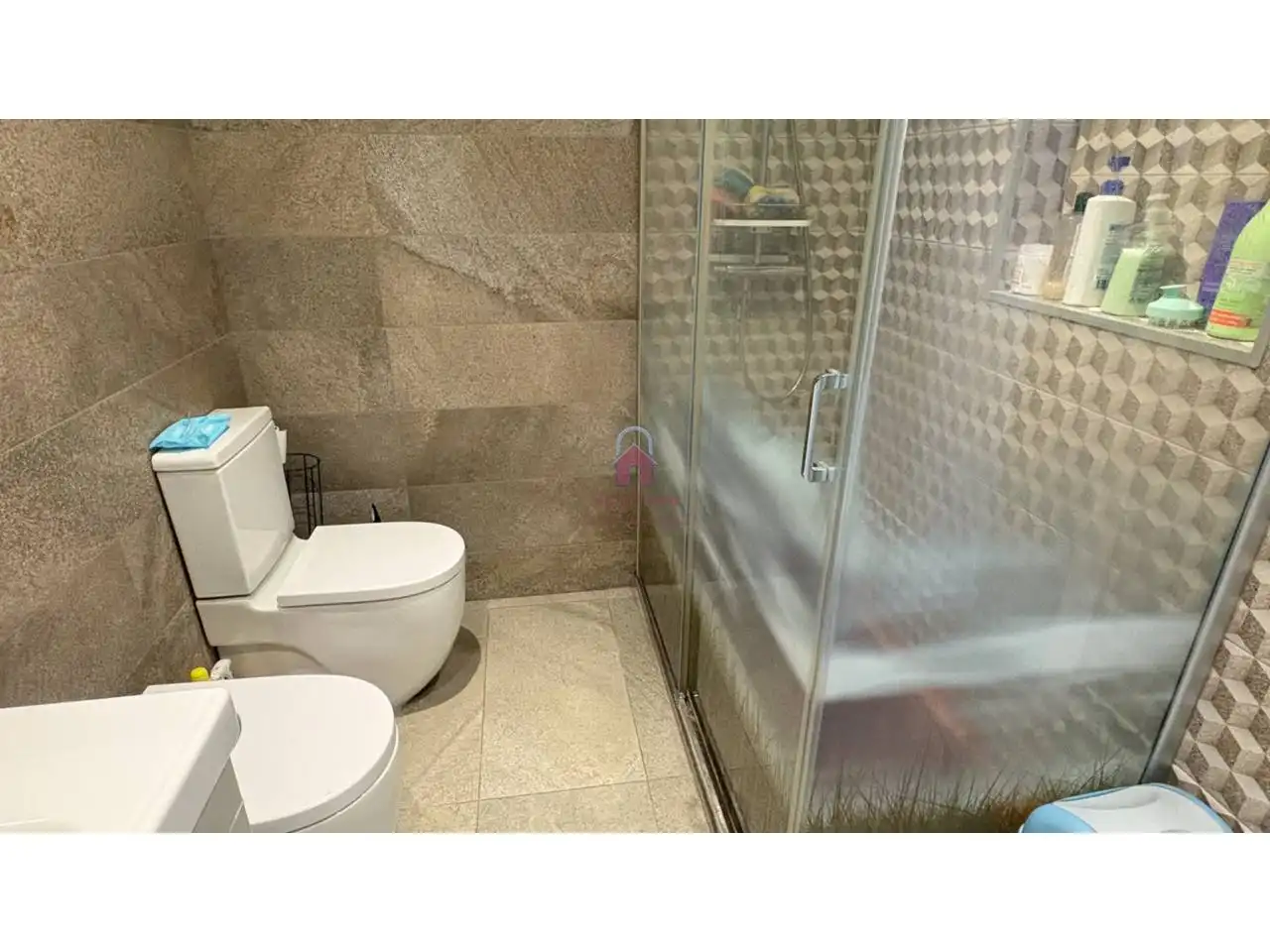 Bany de Pis en venda en Terrassa amb Aire condicionat, Parquet i Balcó