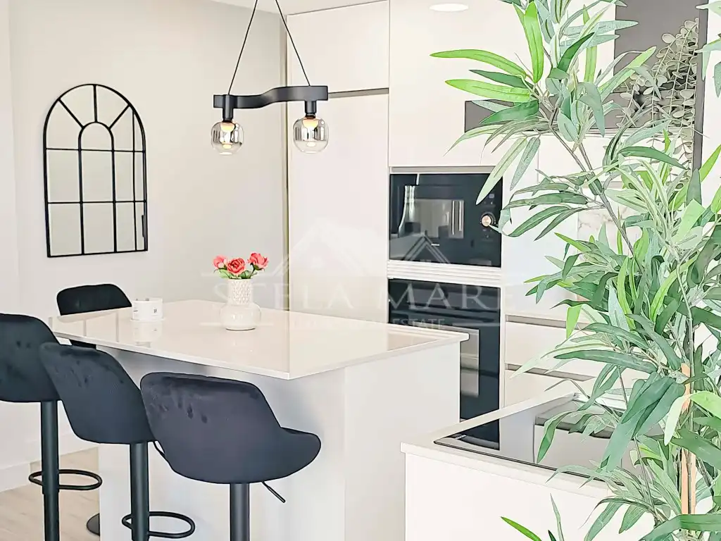 Cuina de Apartament en venda en Nerja amb Aire condicionat, Terrassa i Moblat