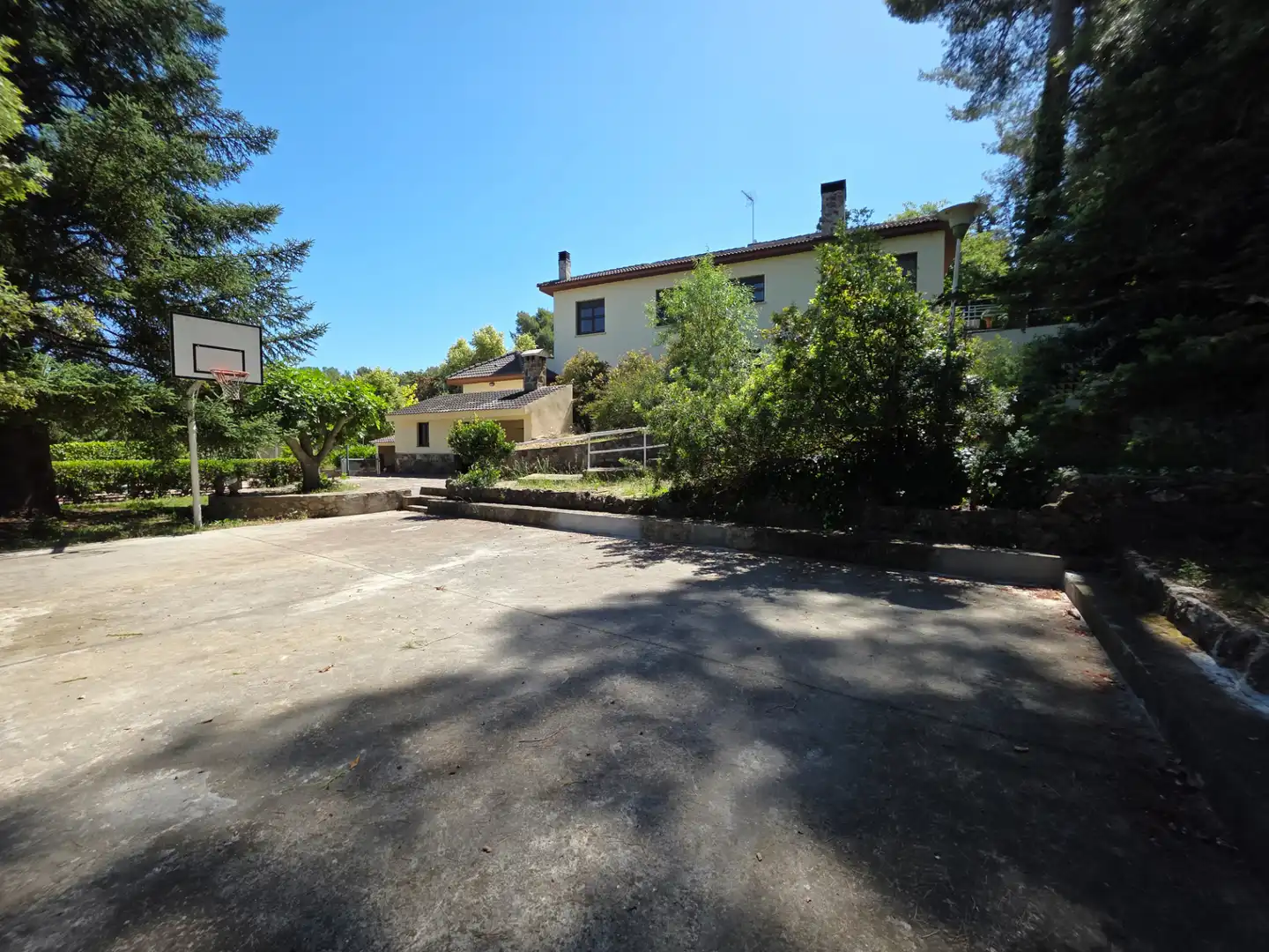 Vista exterior de Casa o chalet en venta en Vallirana con Calefacción, Terraza y Piscina