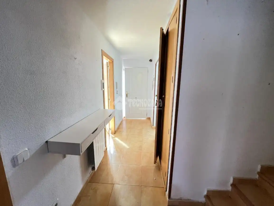 Casa aparellada en venda a Loeches, imagen 5